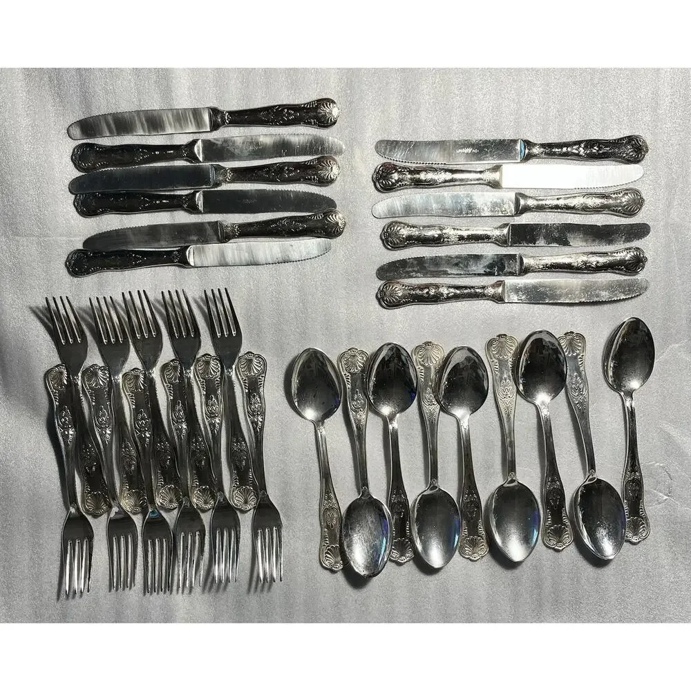 32 Piece Italian Kings Shell Pattern Silverplated Tarnished/dirty/pitted